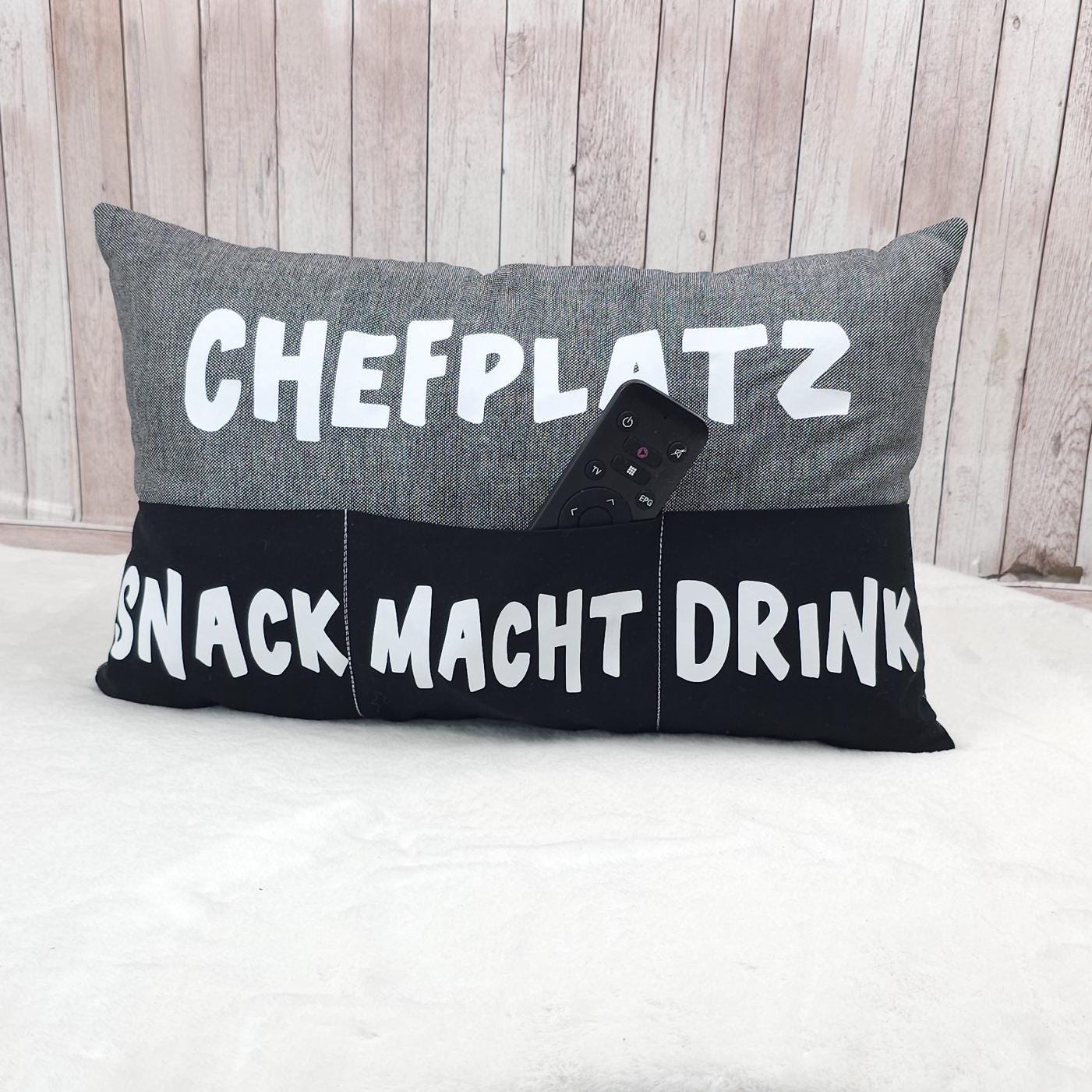 Chefplatz Kissen | Geschenkidee | Sofakissen | Kissen mit Einstecktaschen 40x25cm