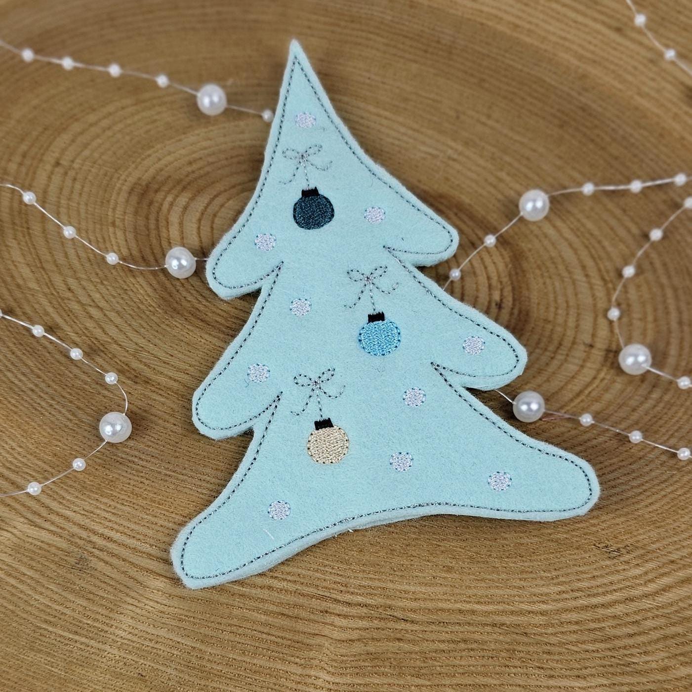 Weihnachtsbaum mit Kugeln aus mint farbenen Filz | Tannenbaum auf Holzständer| Filzbaum als Dekoration, Weihnachtsgrüße oder Mitbringsel