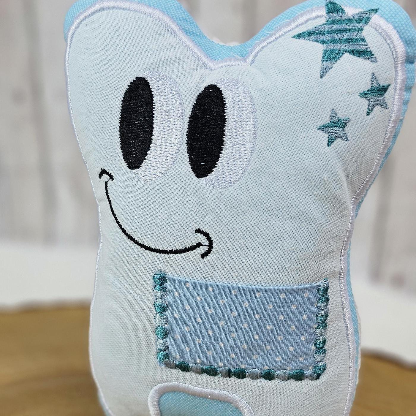 Zahnfeekissen Zahn mit Tasche hellblau | 18cm x 13cm | Zahnfee Kissen | Wackelzahn | Geschenkidee für Kinder | Zahn Kissen